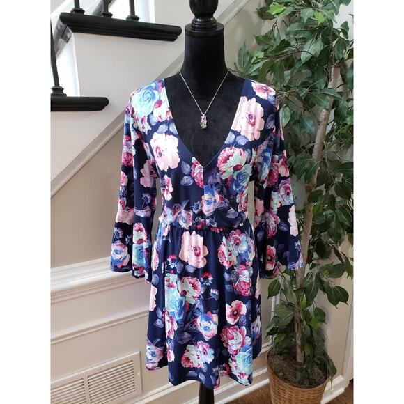 B Famous Women's Blue Floral Polyester V-Neck Long Sleeve Knee Length Dress 1X - Picture 1 of 11
